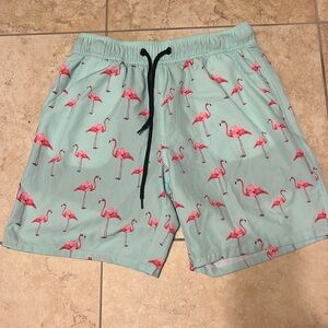 Men’s board shorts with flamingos (L)